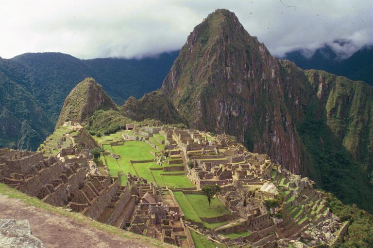 Roll10035.jpg (70676 bytes)