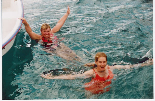 swimmers.jpg (64385 bytes)